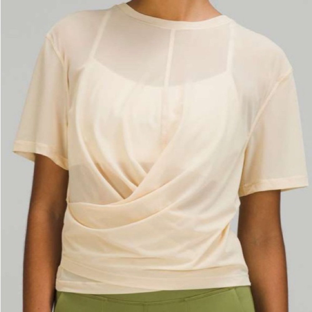 Lululemon Lightweight Mesh Reversible Yoga T-Shirt Prosecco